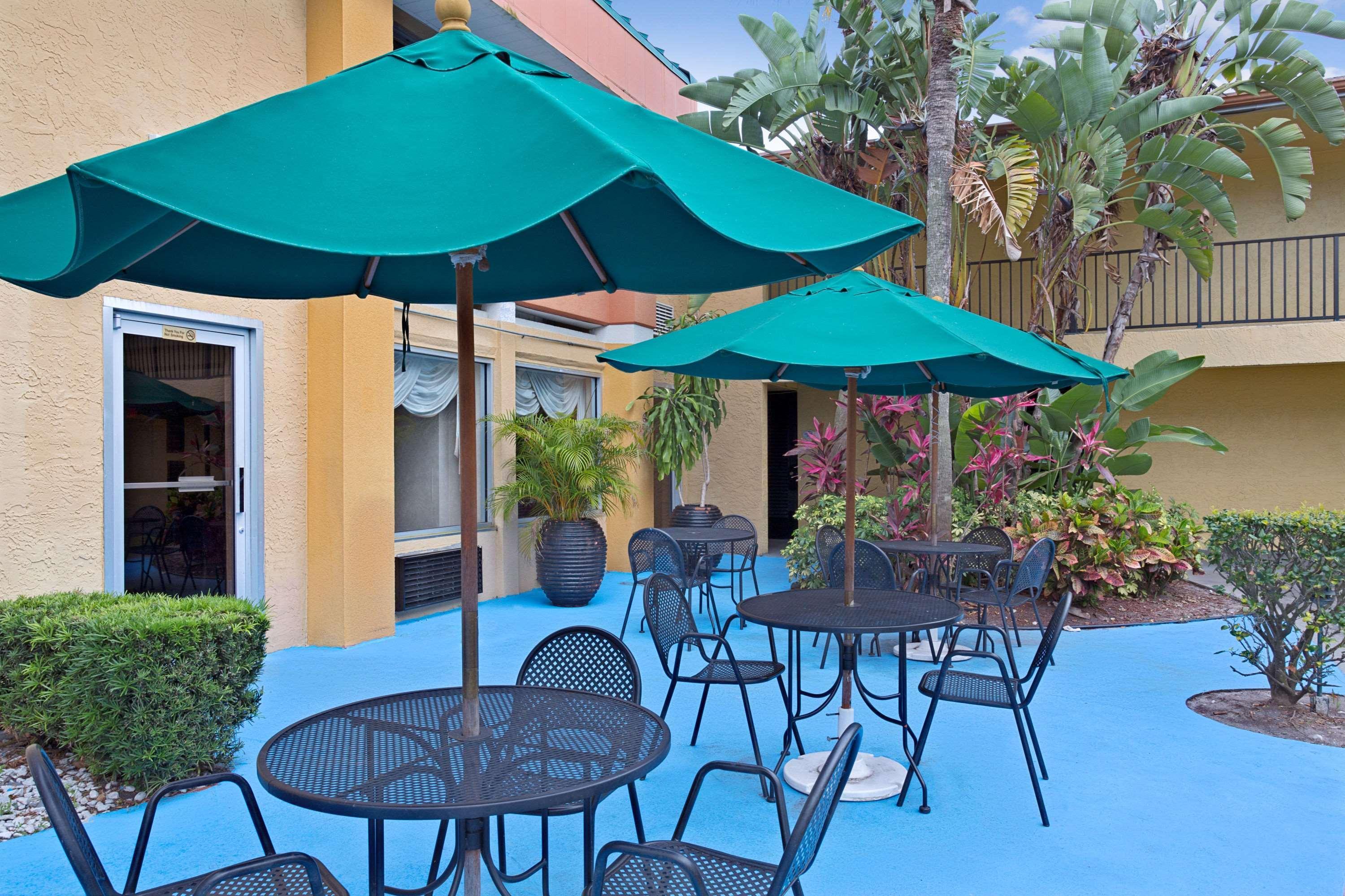 Garnet Inn & Suites Orlando Exterior foto