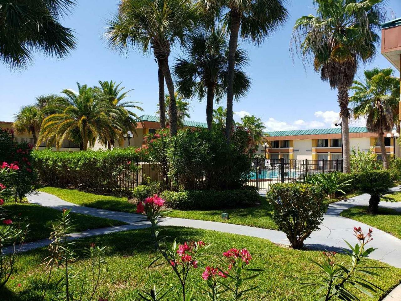 Garnet Inn & Suites Orlando Exterior foto