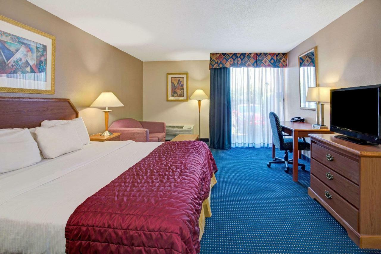 Garnet Inn & Suites Orlando Exterior foto
